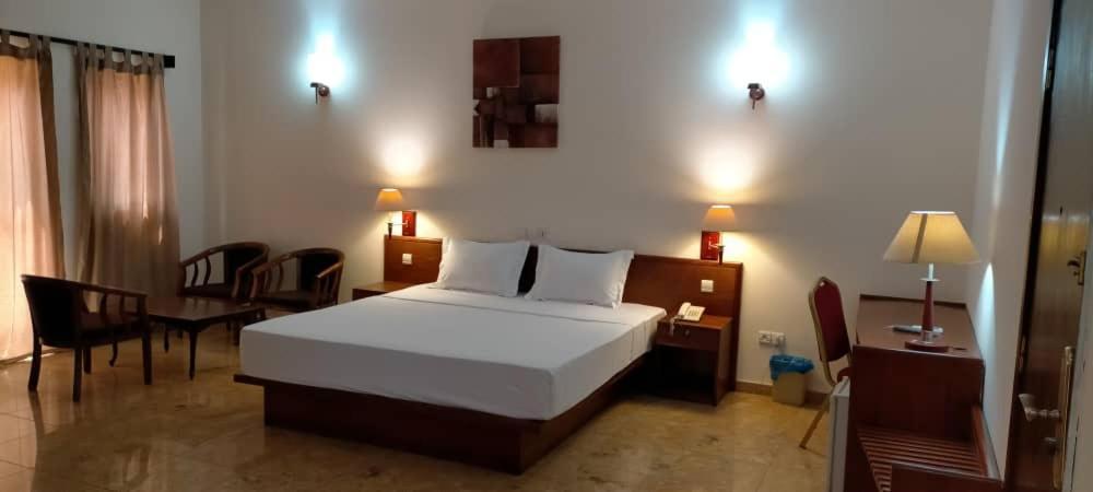 Hotel Marbella Ломе Екстер'єр фото