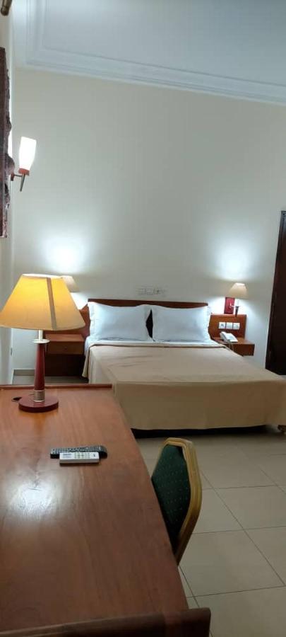 Hotel Marbella Ломе Екстер'єр фото
